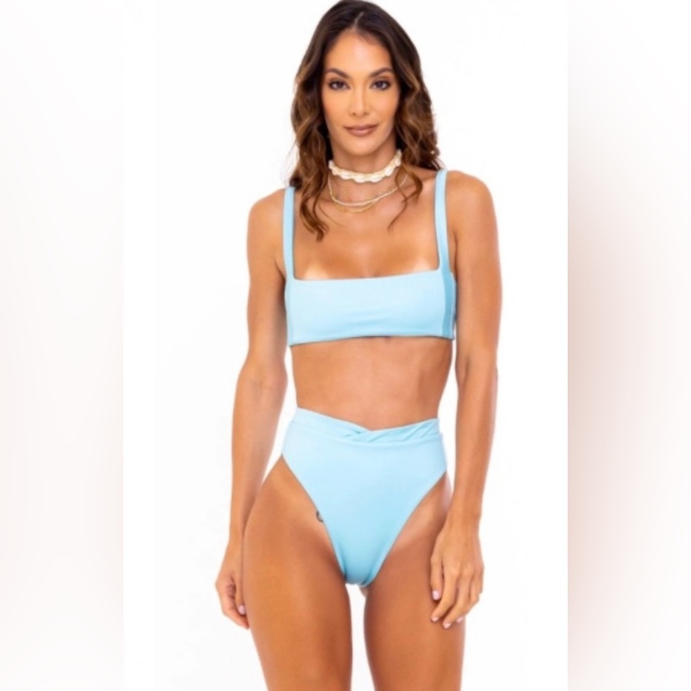 ✨SOAH Mila Mint Bikini Top (M) Bottom (S)